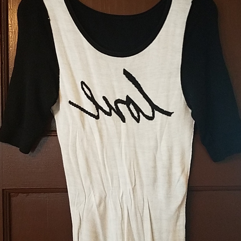 Sweater shirt sleeve